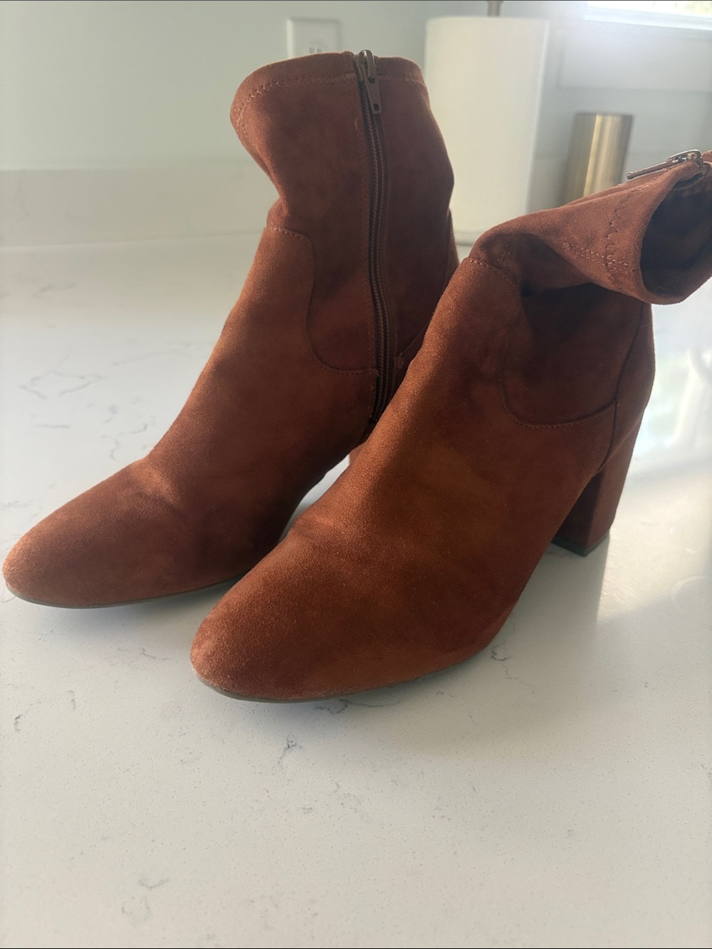 Women's Suede Block Heel Ankle Boots - Brown